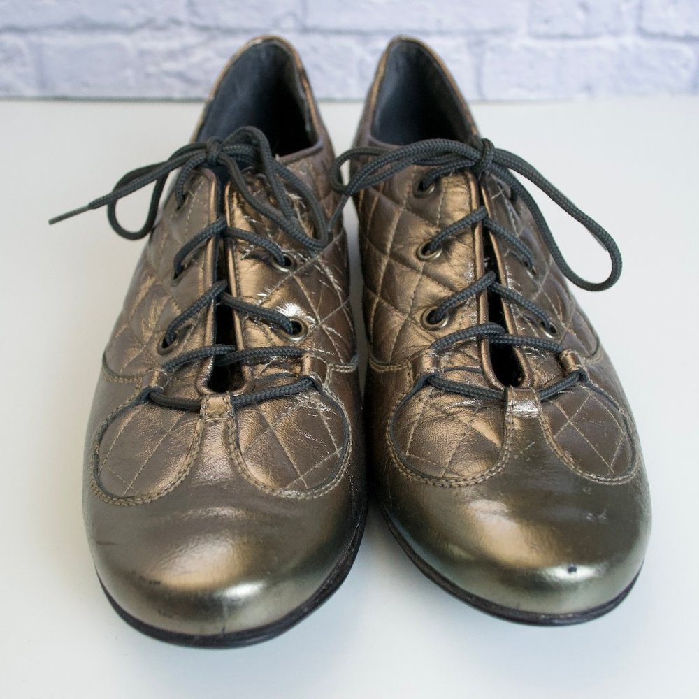 Stuart Weitzman Womens Metallic Leather Sneakers Size 8.5 N Bronze Quilted Flat